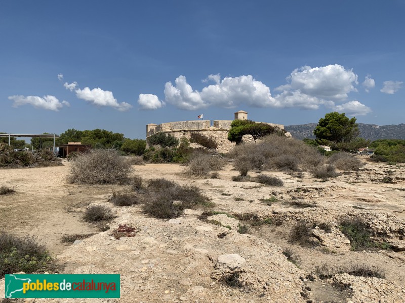 L'Ametlla de Mar - Castell de Sant Jordi d'Alfama (Foto: Albert Esteves, 2019) L'Ametlla de Mar - Castell de Sant Jordi d'Alfama