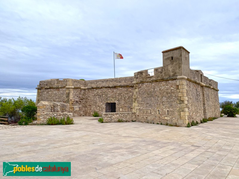 L'Ametlla de Mar - Castell de Sant Jordi d'Alfama (Foto: Albert Esteves, 2019) L'Ametlla de Mar - Castell de Sant Jordi d'Alfama