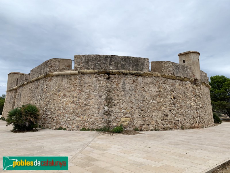 L'Ametlla de Mar - Castell de Sant Jordi d'Alfama (Foto: Albert Esteves, 2019) L'Ametlla de Mar - Castell de Sant Jordi d'Alfama