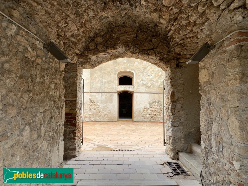 L'Ametlla de Mar - Castell de Sant Jordi d'Alfama (Foto: Albert Esteves, 2019) L'Ametlla de Mar - Castell de Sant Jordi d'Alfama