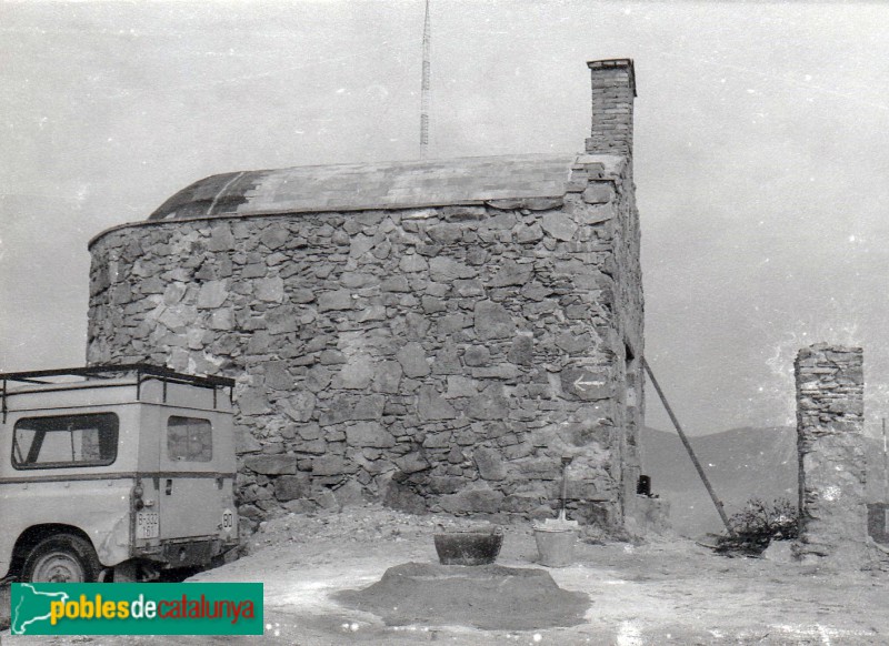 Badalona - Ermita de Sant Climent, durant la reconstrucció (Foto: enviada per Carmen Ortega, 1979/80) Badalona - Ermita de Sant Climent, durant la reconstrucció