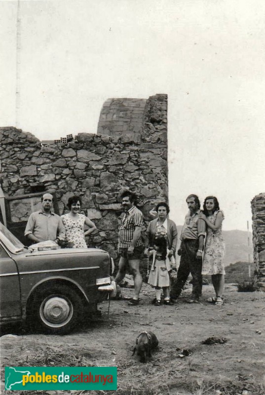 Badalona - Ermita de Sant Climent, durant la reconstrucció (Foto: enviada per Carmen Ortega, 1979/80) Badalona - Ermita de Sant Climent, durant la reconstrucció