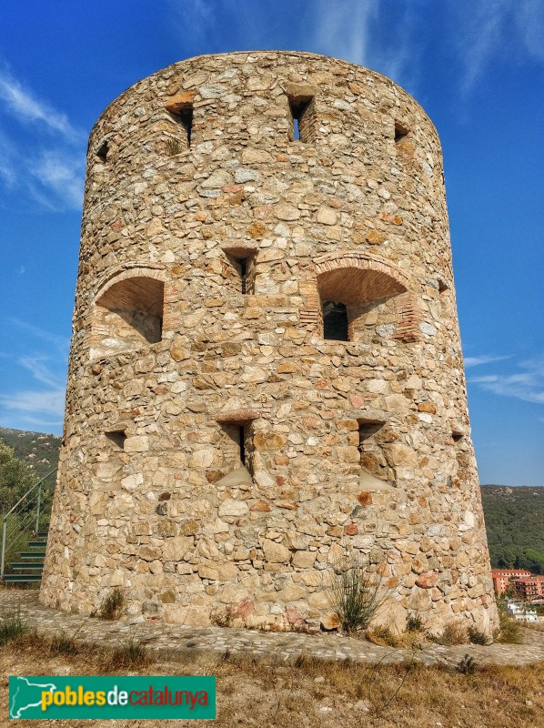 La Jonquera - Torre del Serrat de la Plaça (Foto: Gas Mountain, 2019) La Jonquera - Torre del Serrat de la Plaça
