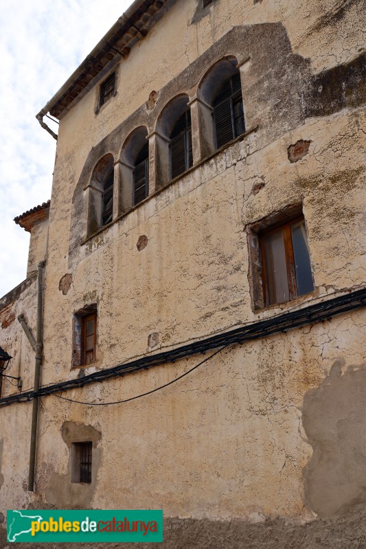 El Milà - Castell, façana lateral