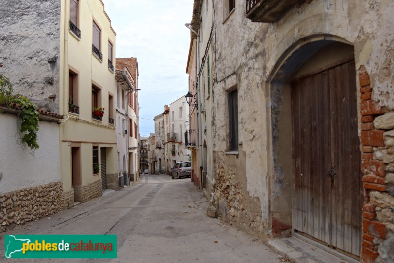 El Milà - Carrer Major (Foto: Albert Esteves, 2019) El Milà - Carrer Major