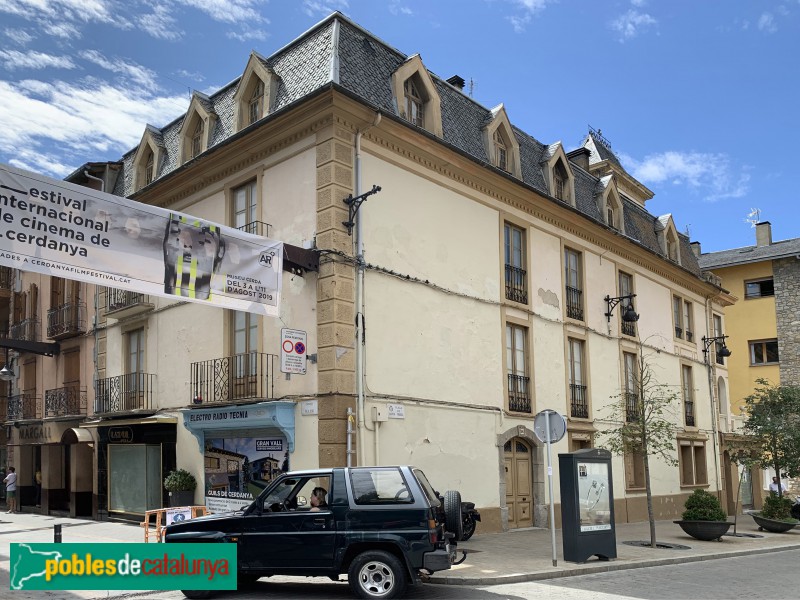 Puigcerdà - Plaça de Santa Maria, 14