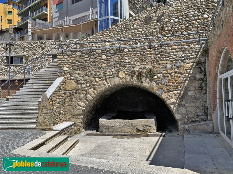 Puigcerdà - Safareig de les Monges (Foto: Albert Esteves, 2019) Puigcerdà - Safareig de les Monges