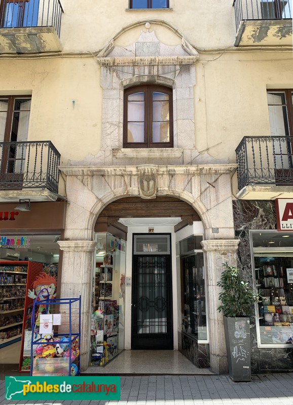 Puigcerdà - Carrer Major, 37