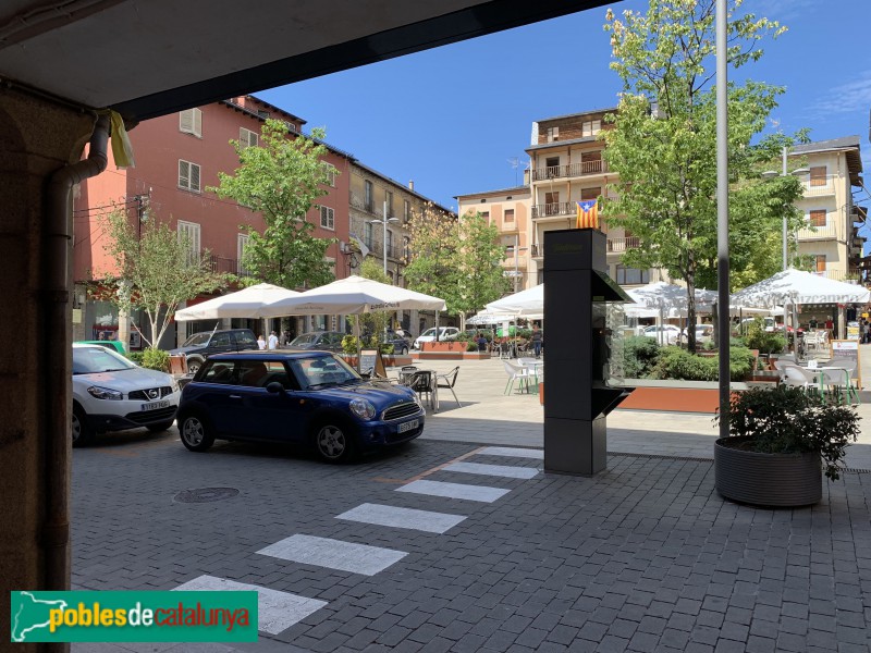 Puigcerdà - Plaça Major (Plaça Cabrinetty) (Foto: Albert Esteves, 2019) Puigcerdà - Plaça Major (Plaça Cabrinetty)