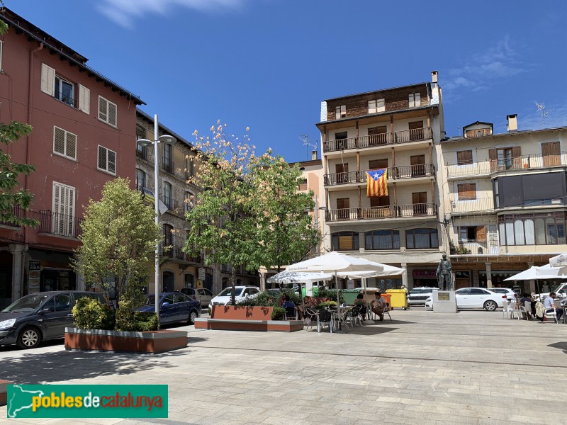 Puigcerdà - Plaça Major (Plaça Cabrinetty) (Foto: Albert Esteves, 2019) Puigcerdà - Plaça Major (Plaça Cabrinetty)