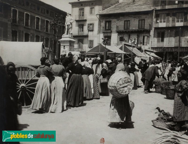 Puigcerdà - Plaça Major (Plaça Cabrinetty) (Foto: Bibliothèque Nationale de France) Puigcerdà - Plaça Major (Plaça Cabrinetty)