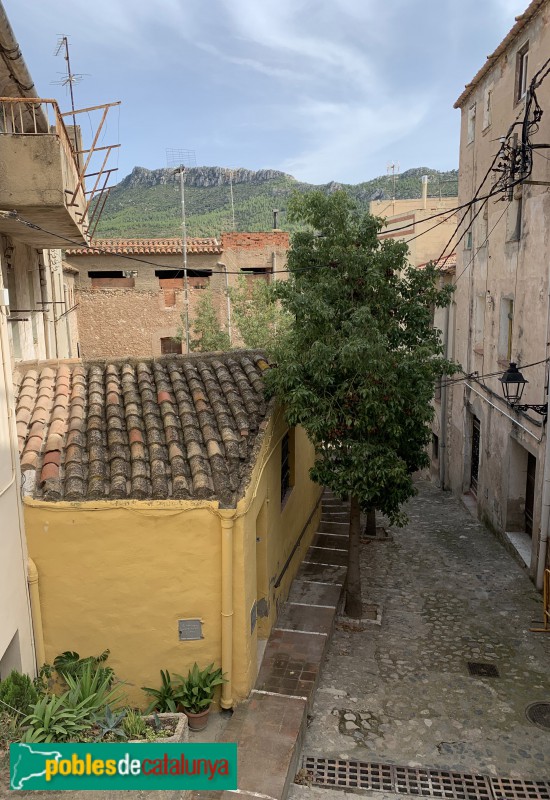 La Riba - Carrer Cardenal Gomà (Foto: Albert Esteves, 2019) La Riba - Carrer Cardenal Gomà