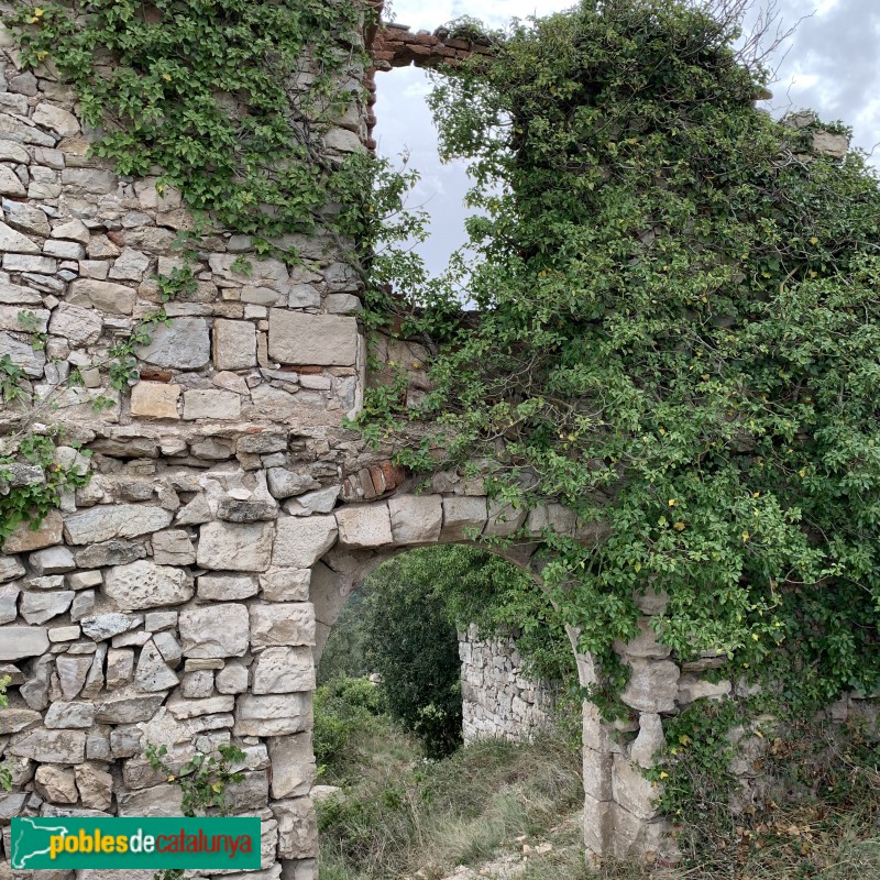 Mont-ral - Restes de la casa parroquial (Foto: Albert Esteves, 2019) Mont-ral - Restes de la casa parroquial
