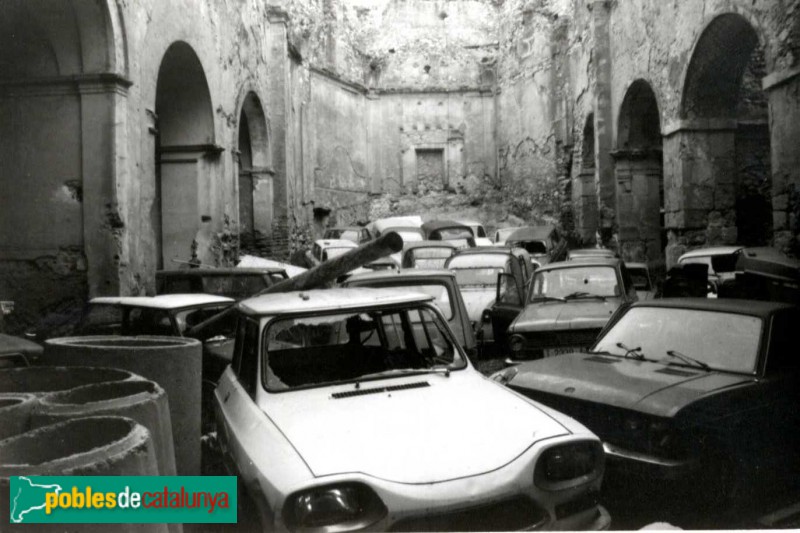 Alcover - Convent de Santa Anna, abans de la restauració (Foto: M.E. Giménez -Invarquit.Gencat.cat-, 1984) Alcover - Convent de Santa Anna, abans de la restauració