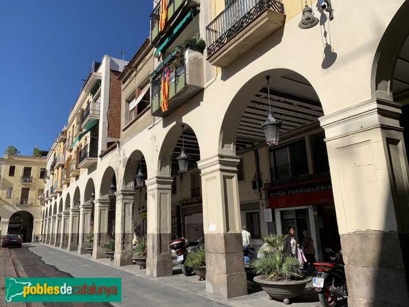 Barcelona - Plaça Mercadal (Foto: Albert Esteves, 2019) Barcelona - Plaça Mercadal