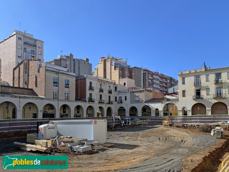 Barcelona - Plaça Mercadal, en obres (Foto: Albert Esteves, 2019) Barcelona - Plaça Mercadal, en obres