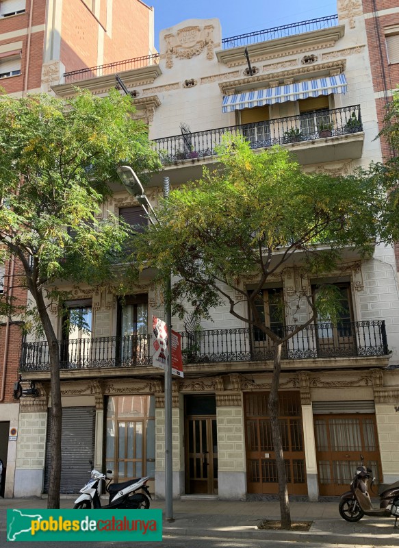 Barcelona - Carrer Gran de Sant Andreu, 14 (Foto: Albert Esteves, 2019) Barcelona - Carrer Gran de Sant Andreu, 14