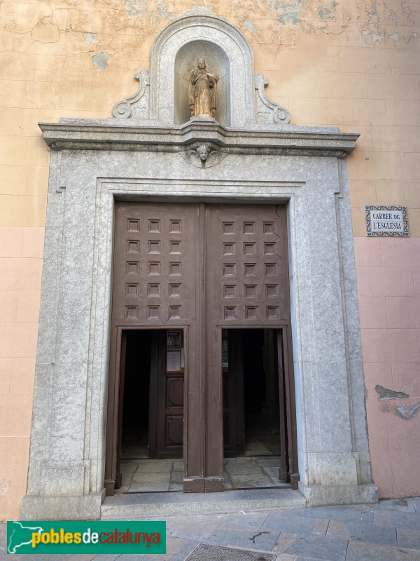 Arenys de Mar- Església de Santa Maria. Portal xic