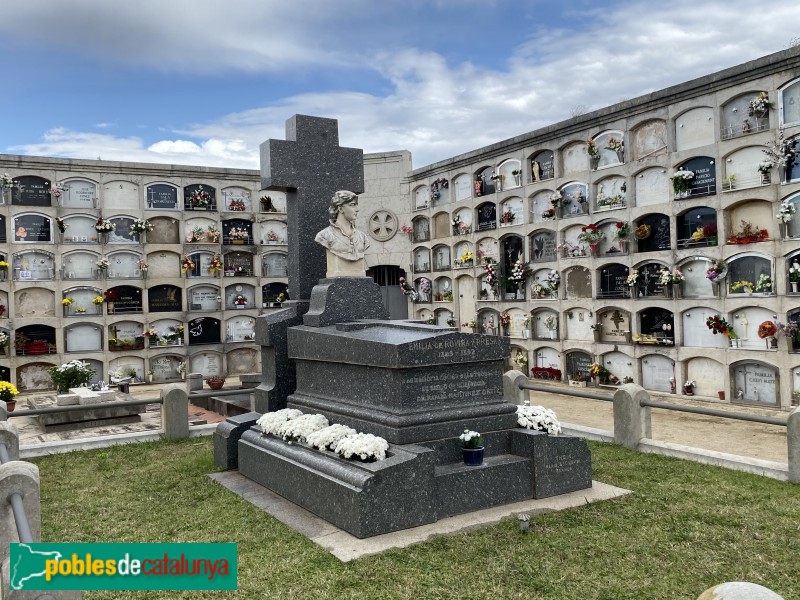 Arenys de Mar - Cementiri. Sepulcre Emília de Rovira Presas