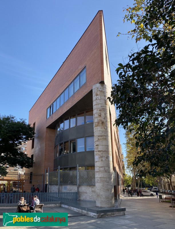 Barcelona - Escola Pública El Sagrer