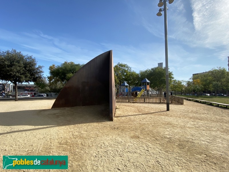 Barcelona - Escultura de la plaça Moragues (Foto: Albert Esteves, 2019) Barcelona - Escultura de la plaça Moragues