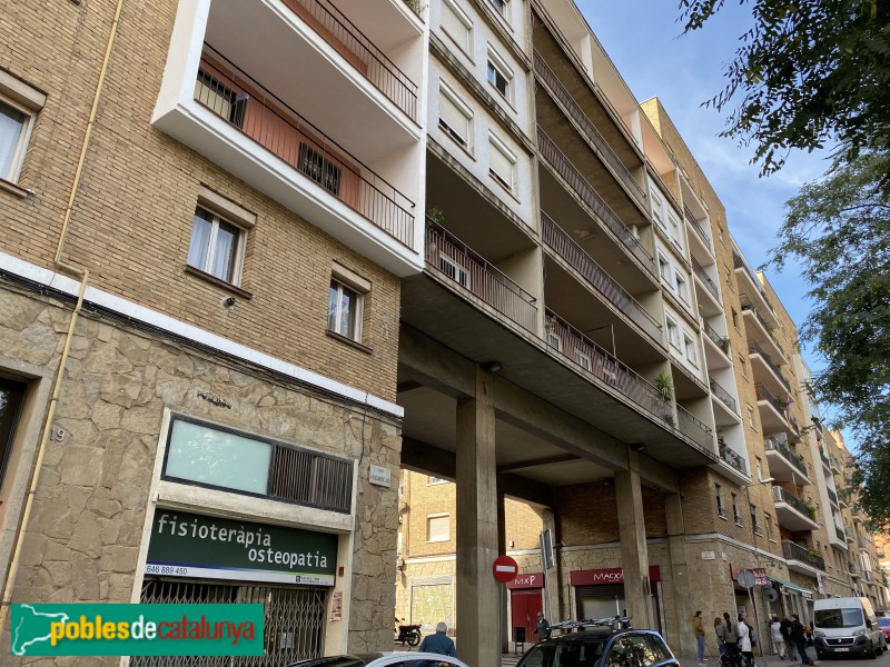 Barcelona - Habitatges del Congrés, plaça Dr. Modrego (Foto: Albert Esteves, 2019) Barcelona - Habitatges del Congrés, plaça Dr. Modrego
