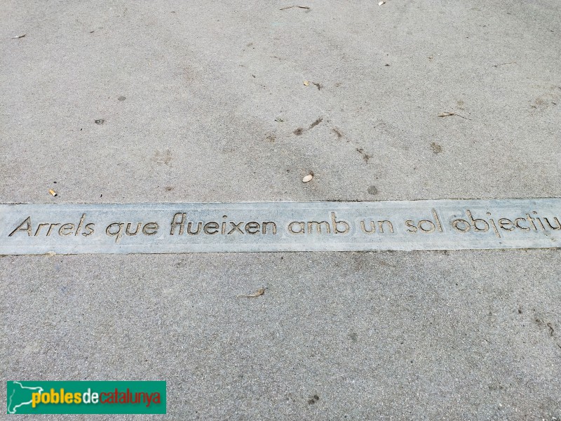 Barcelona - Escultura Les nostres arrels (Foto: Anna Corcoll, 2019) Barcelona - Escultura Les nostres arrels