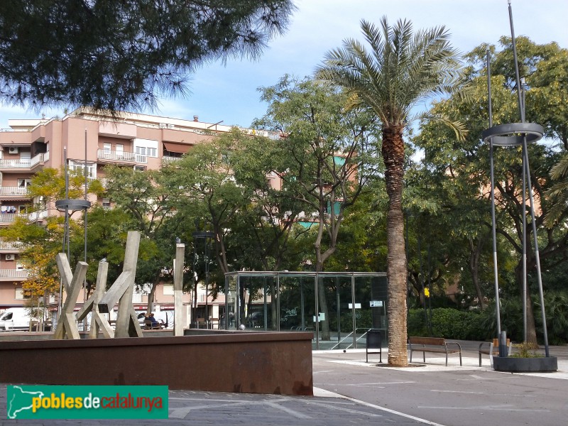Barcelona - Escultura Les nostres arrels (Foto: Anna Corcoll, 2019) Barcelona - Escultura Les nostres arrels
