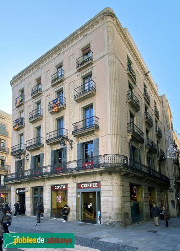 Barcelona - Plaça Sant Jaume, 3 (Foto: Albert Esteves, 2019) Barcelona - Plaça Sant Jaume, 3