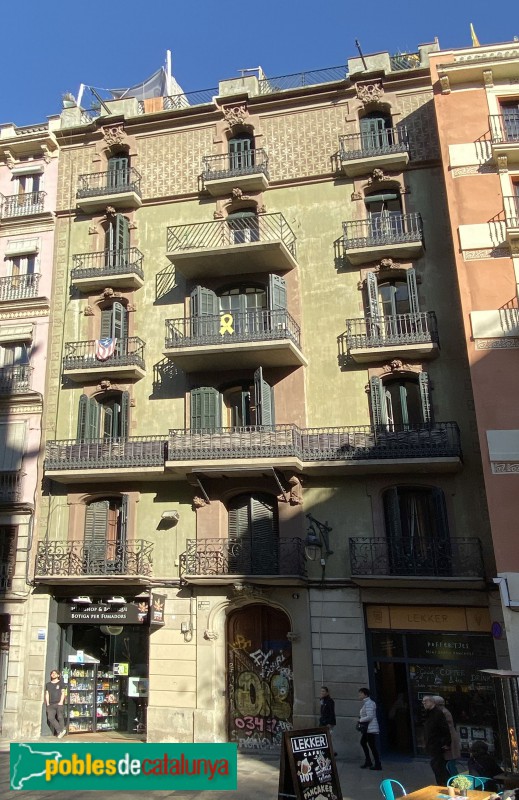 Barcelona - Plaça Sant Josep Oriol, 6 (Foto: Albert Esteves, 2019) Barcelona - Plaça Sant Josep Oriol, 6