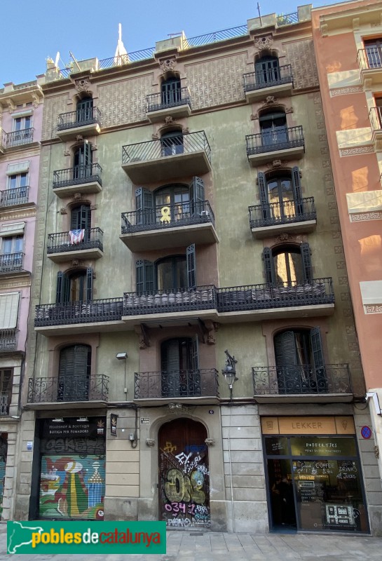 Barcelona - Plaça Sant Josep Oriol, 6 (Foto: Albert Esteves, 2019) Barcelona - Plaça Sant Josep Oriol, 6