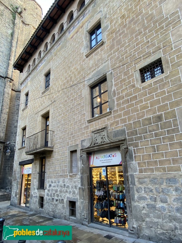 Barcelona - Casa de la Congregació de la Puríssima Sang (Plaça del Pi, 1) (Foto: Albert Esteves, 2019) Barcelona - Casa de la Congregació de la Puríssima Sang (Plaça del Pi, 1)
