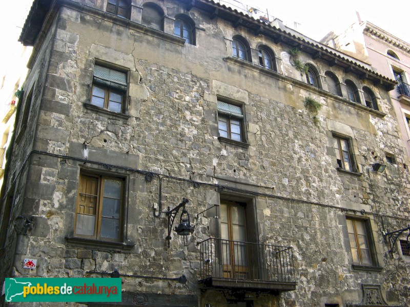 Barcelona - Casa de la Congregació de la Puríssima Sang, abans de la restauració (Foto: Albert Esteves, 2007) Barcelona - Casa de la Congregació de la Puríssima Sang, abans de la restauració