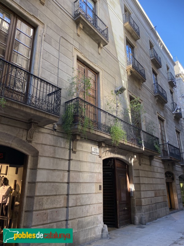 Barcelona - Casa del Comte de Fonollar o Palau Palmerola (Portaferrissa, 7)