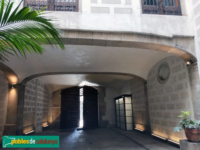 Barcelona - Casa del Comte de Fonollar o Palau Palmerola (Portaferrissa, 7) (Foto: Anna Corcoll, 2019) Barcelona - Casa del Comte de Fonollar o Palau Palmerola (Portaferrissa, 7)