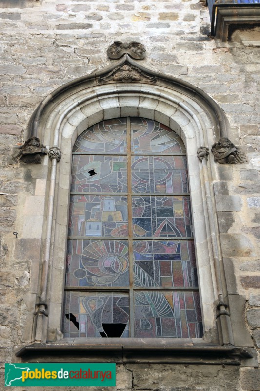 Barcelona - Església del Pi, finestral exterior (Foto: Albert Esteves, 2019) Barcelona - Església del Pi, finestral exterior