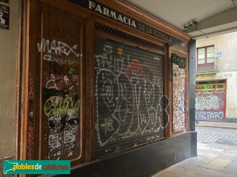 Barcelona - Farmàcia de l'Estrella, façana lateral