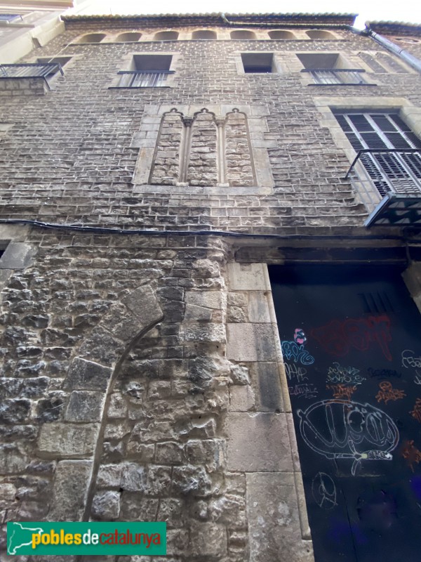 Barcelona - Casa Requesens, façana Arlet