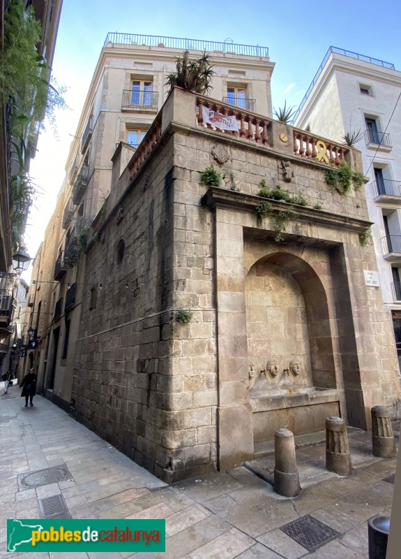 Barcelona - Font gòtica de la plaça Sant Just