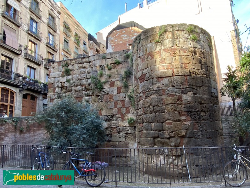 Barcelona - Muralla de la plaça Traginers (Foto: Albert Esteves, 2019) Barcelona - Muralla de la plaça Traginers