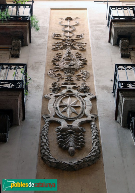 Barcelona - Groc, 3 (façana Gignàs, 23) (Foto: Albert Esteves, 2019) Barcelona - Groc, 3 (façana Gignàs, 23)