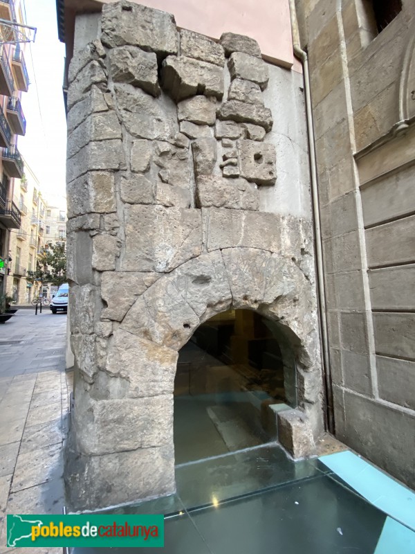 Barcelona - Porta de Mar (Porta Decumana Oriental)
