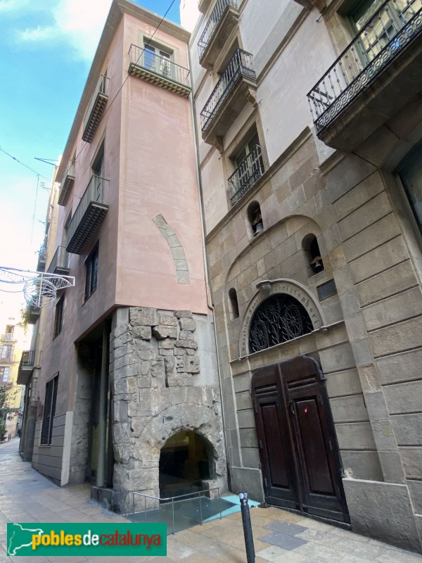 Barcelona - Porta de Mar (Porta Decumana Oriental)