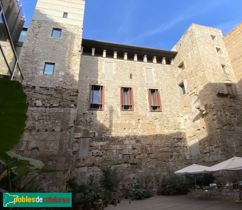 Barcelona - Palau Marc o Gualbes, muralla romana