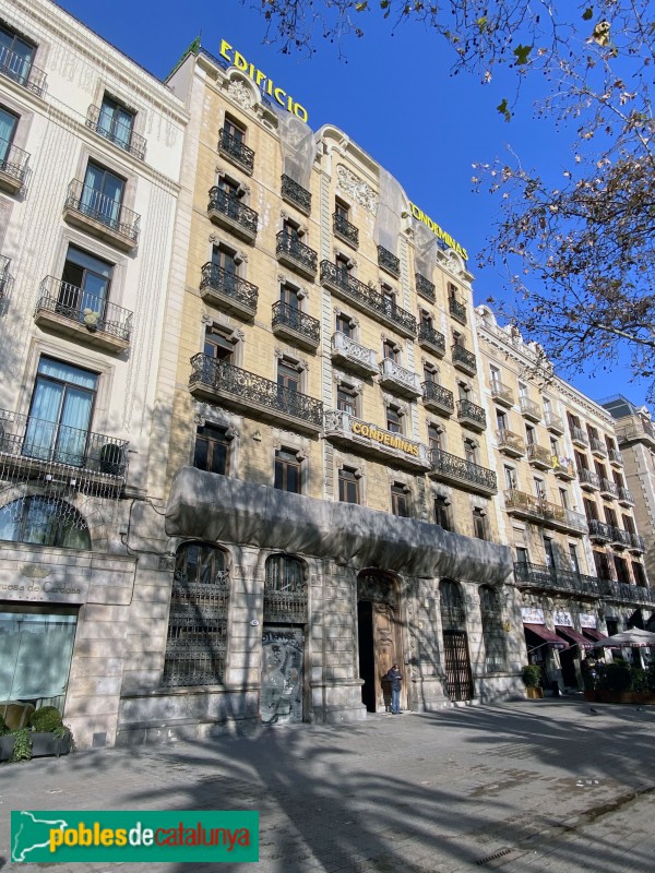 Barcelona - Passeig Colom, 11 (Foto: Albert Esteves, 2020) Barcelona - Passeig Colom, 11