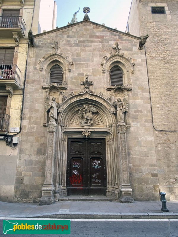 Barcelona - Basílica de la Mercè, porta de Sant Miquel