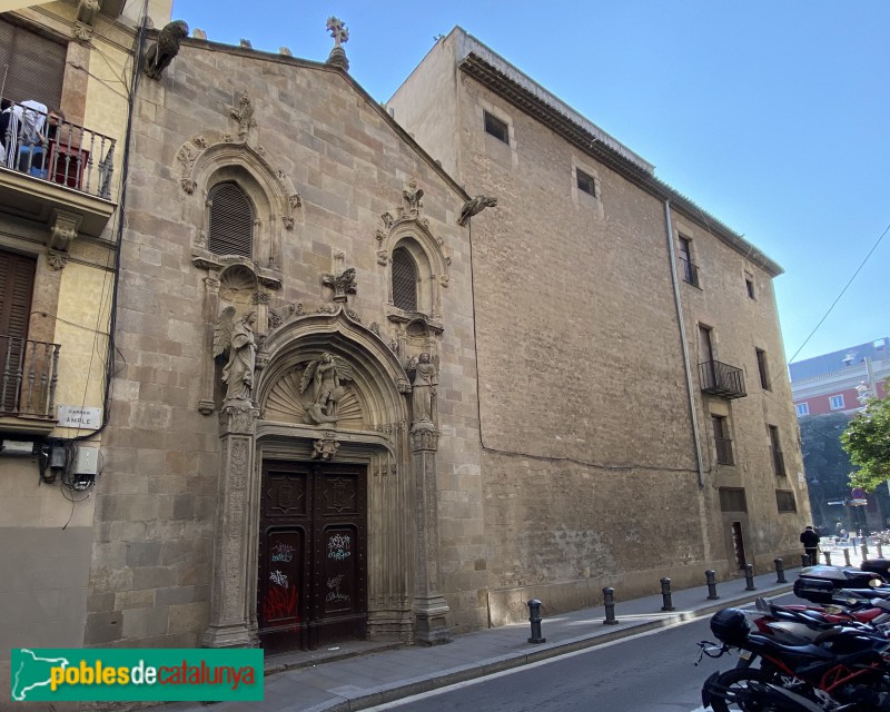 Barcelona - Basílica de la Mercè, porta de Sant Miquel