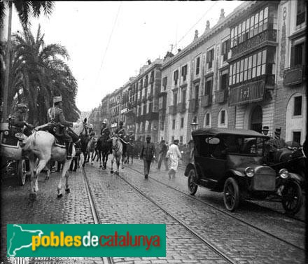 Barcelona - Passeig Colom (Foto: <i>Carles Fargas -Arxiu Centre Excursionista de Catalunya-</i>, 1918) Barcelona - Passeig Colom