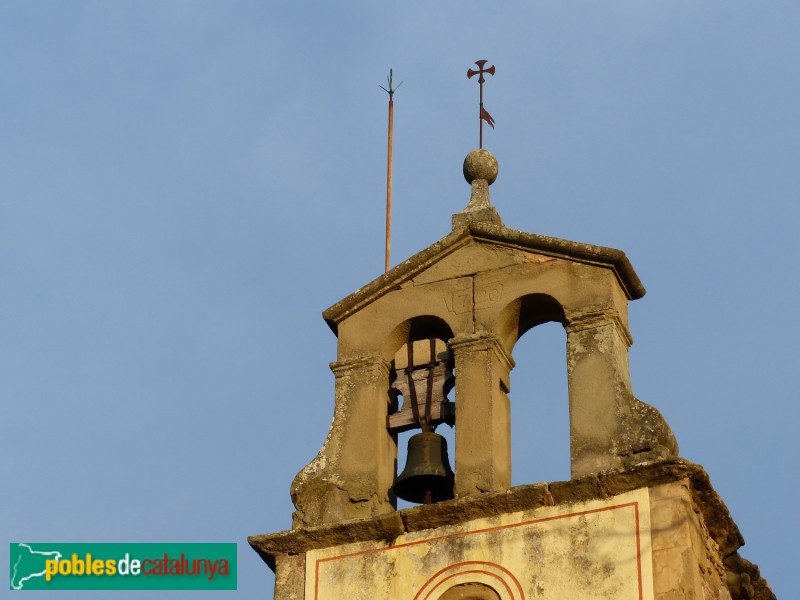 Folgueroles - Ermita La Damunt. Detall del campanar