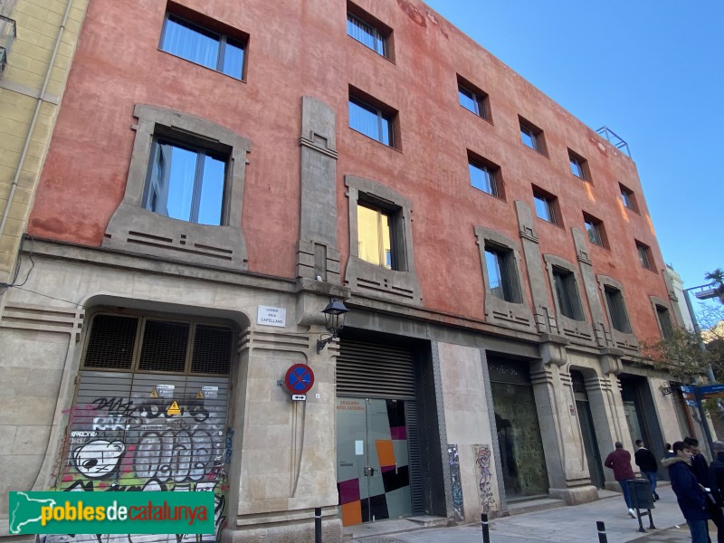Barcelona - Magatzems Cendra i Caralt, façana carrer Capellans